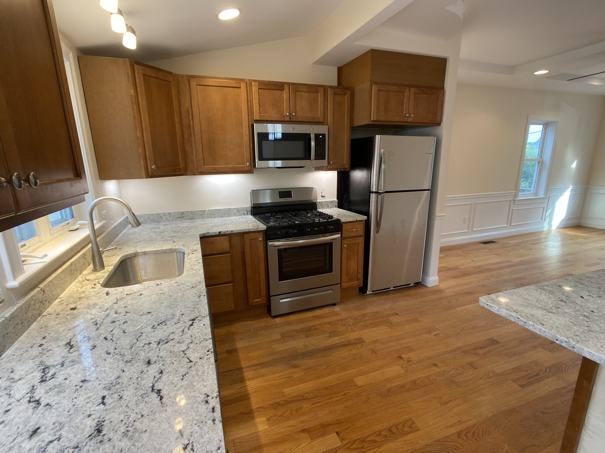 9 Winthrop Ct, Medford