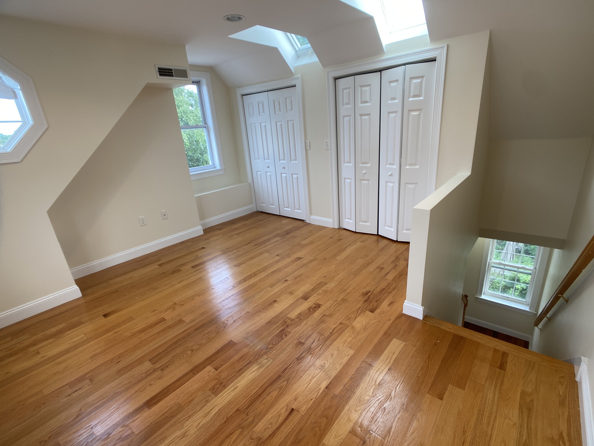 9 Winthrop Ct, Medford