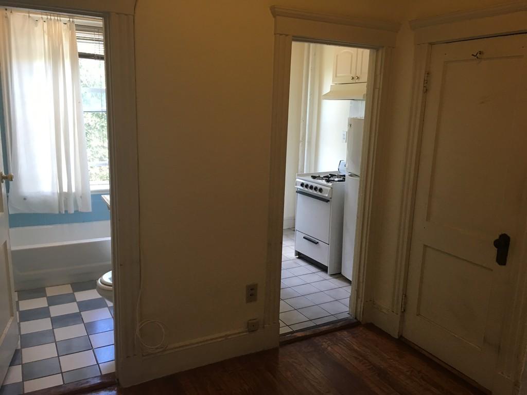 Studio bed, 1 bath apartment for rent at 20 Jamaicaway Unit 11, Jamaica Plain — photo 4 of 9