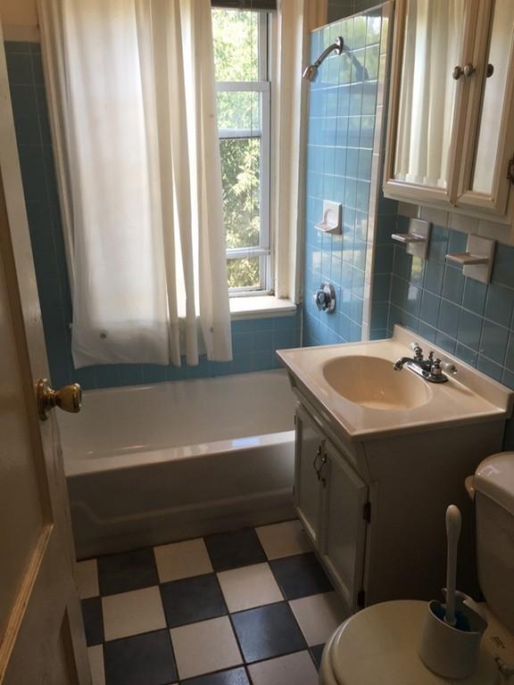 Studio bed, 1 bath apartment for rent at 20 Jamaicaway Unit 11, Jamaica Plain — photo 7 of 9