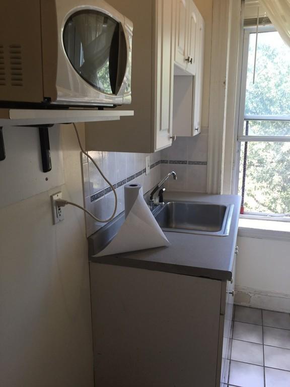 Studio bed, 1 bath apartment for rent at 20 Jamaicaway Unit 11, Jamaica Plain — photo 8 of 9