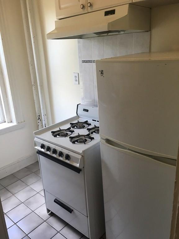 Studio bed, 1 bath apartment for rent at 20 Jamaicaway Unit 11, Jamaica Plain — photo 6 of 9