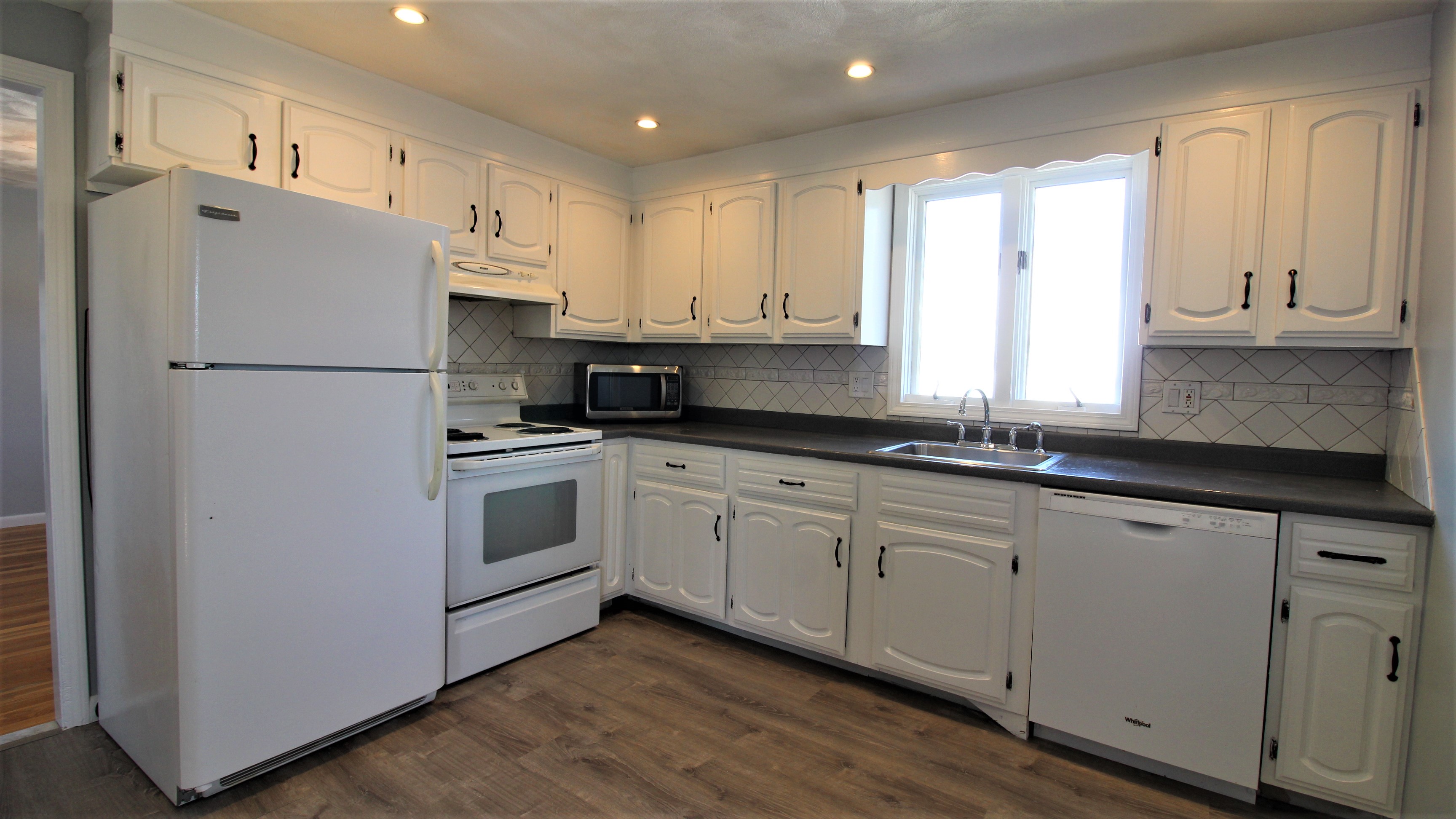 2 bed, 1 bath apartment for rent at 71 Trowbridge St Unit 2, Watertown — photo 6 of 16