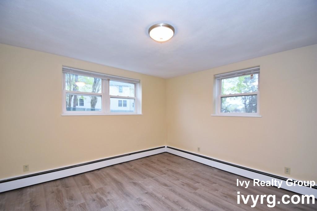 2 bed, 1 bath apartment for rent at 1105 Lexington St Unit 7-3, Waltham — photo 5 of 12