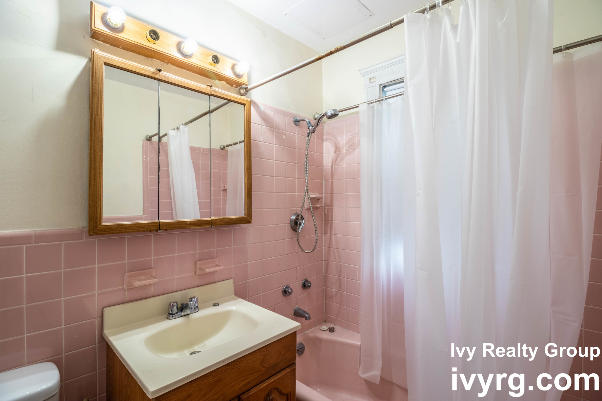 Photos of apartment on Commonwealth Rd.,Watertown MA 02472