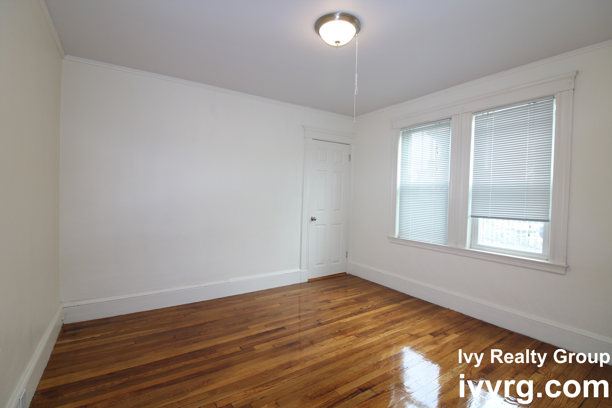 Photos of apartment on Edgecliff Rd.,Watertown MA 02472