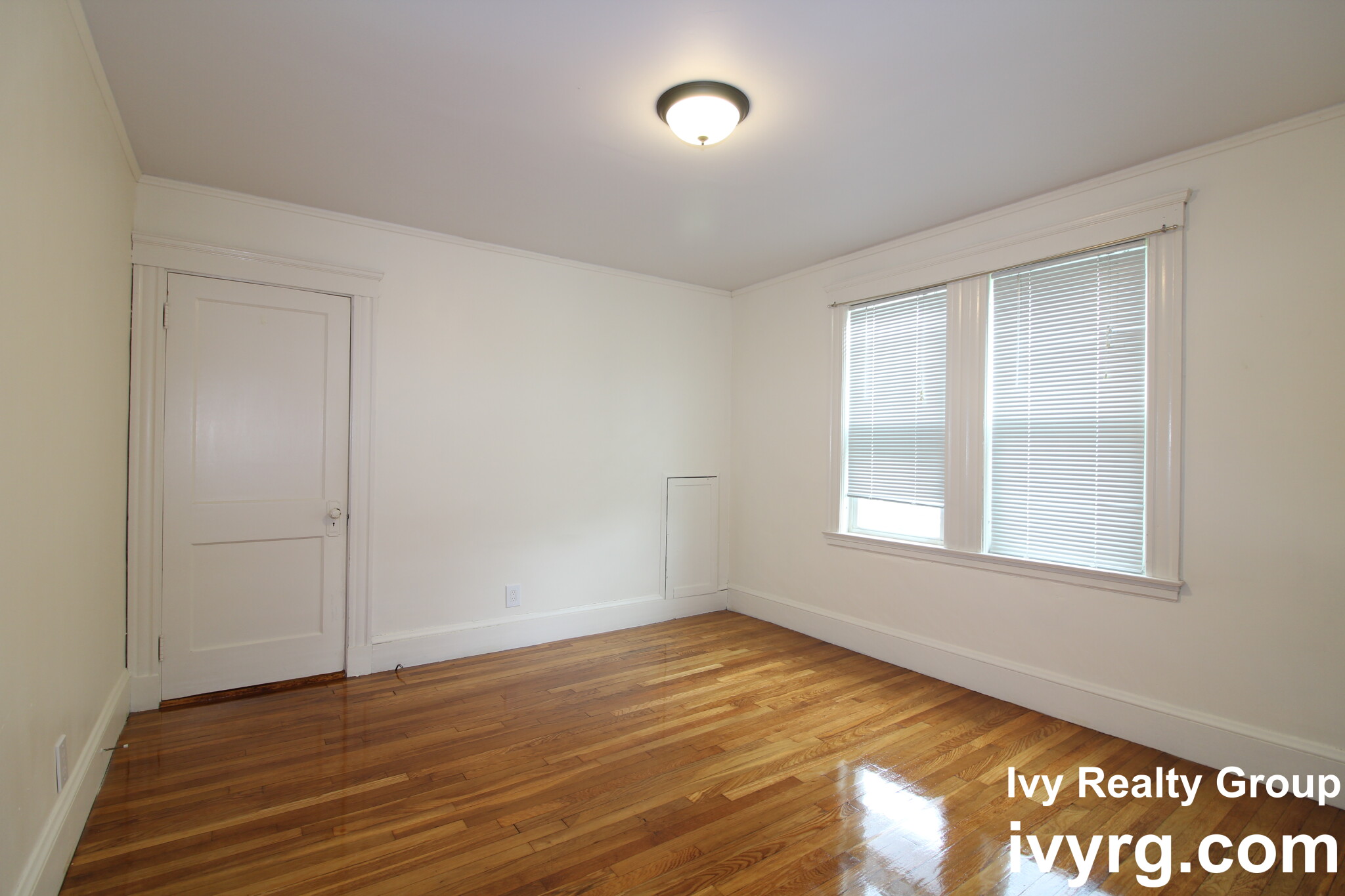 Photos of apartment on Edgecliff Rd.,Watertown MA 02472