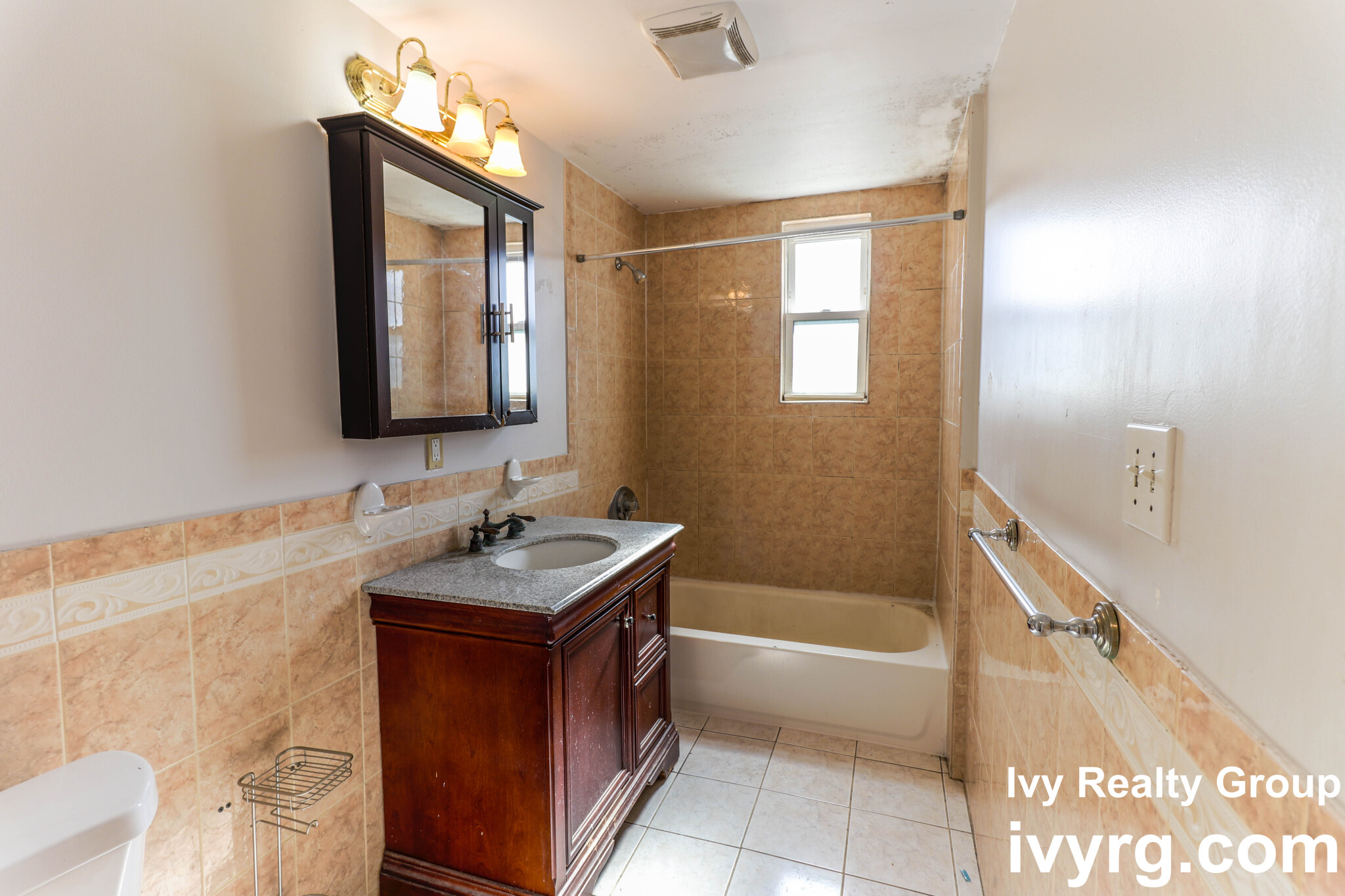 Photos of apartment on Franklin St.,Somerville MA 02145