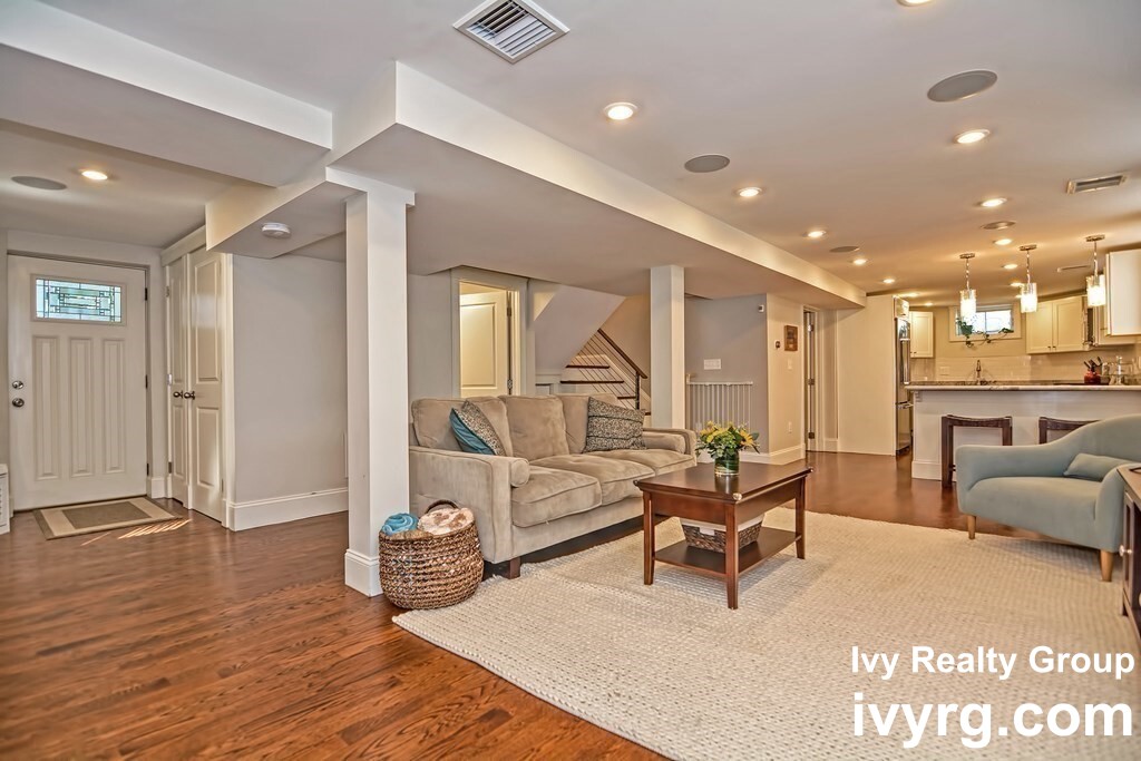 Photos of apartment on Broadway,Somerville MA 02144