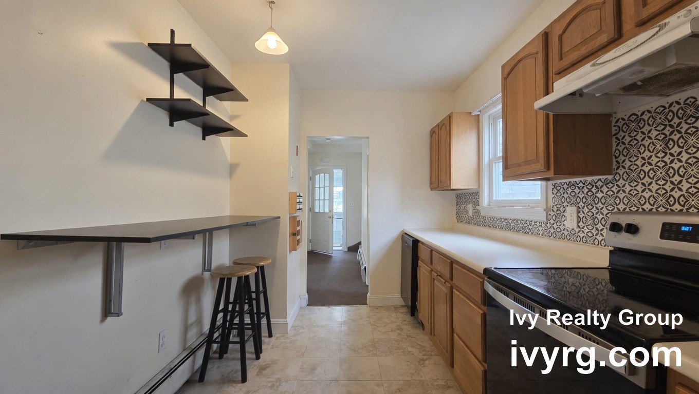 Photos of apartment on Alpine,Somerville MA 02145
