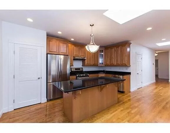 103 Sewall Ave, Coolidge Corner