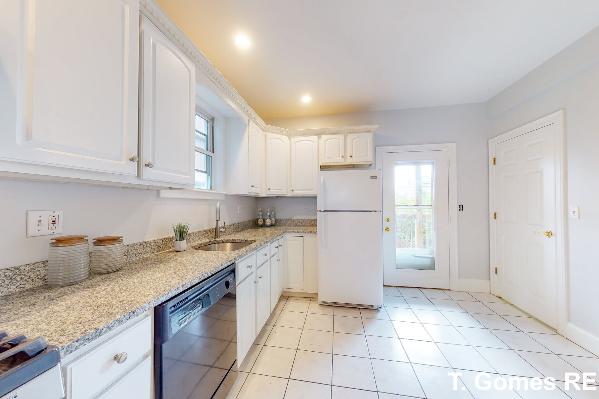 87 Old Harbor St, South Boston