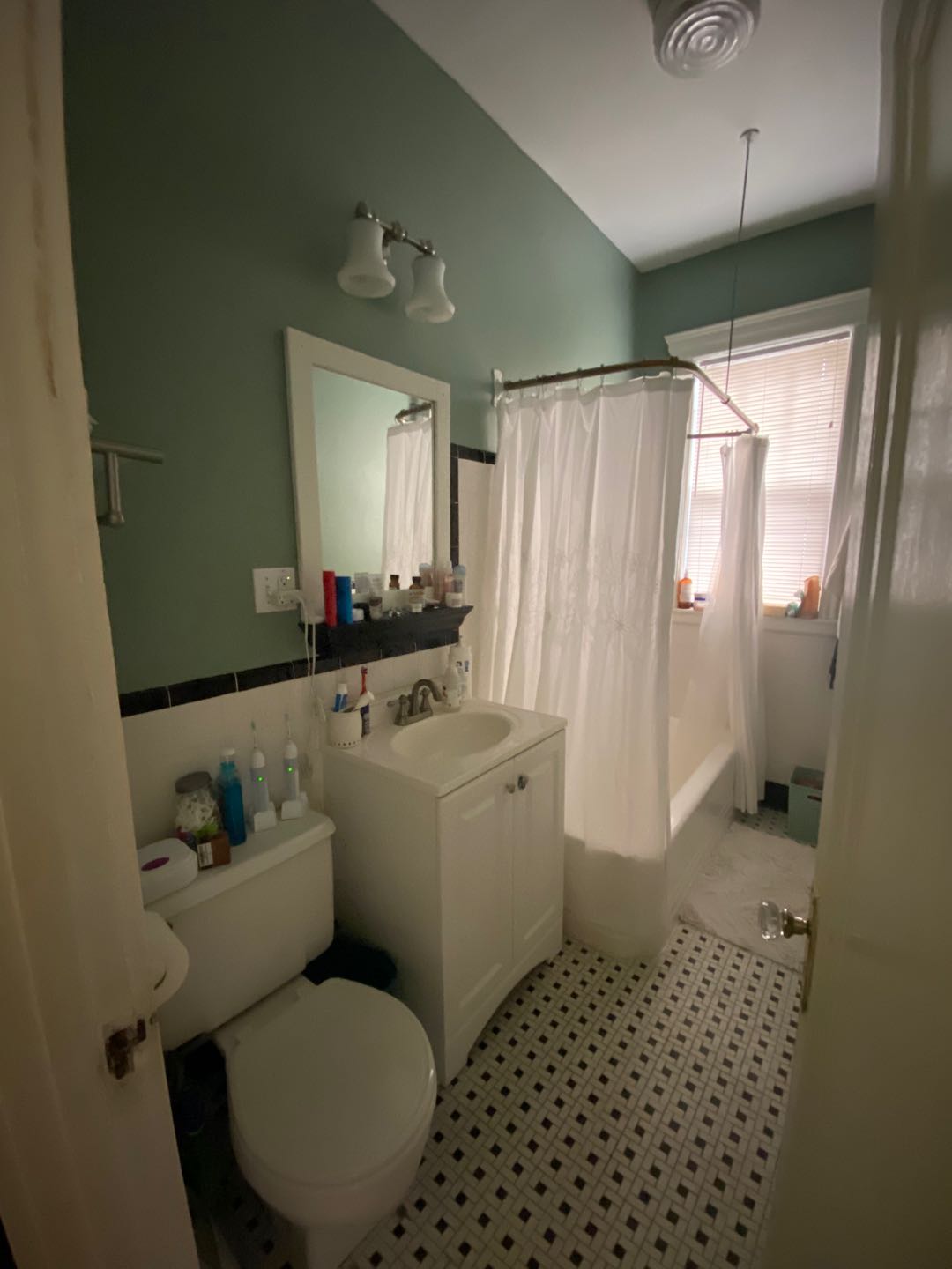 70 Strathmore - Brighton