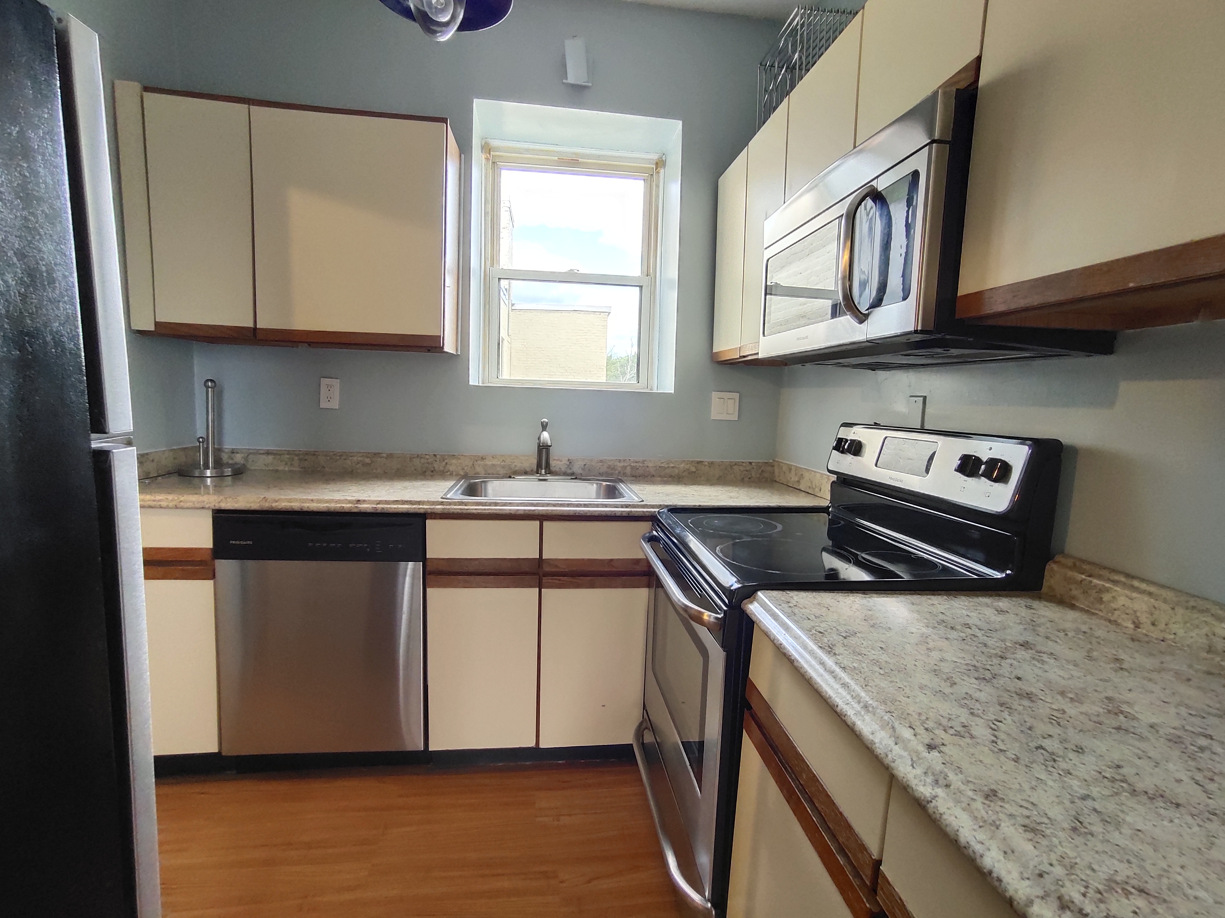 1 bed, 1 bath apartment for rent at 1419 Commonwealth Ave Unit 501, Brighton — photo 6 of 11