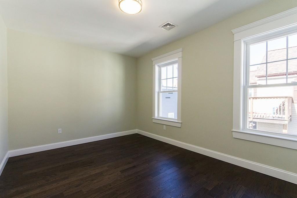 397 Norfolk St, Wellington-Harrington