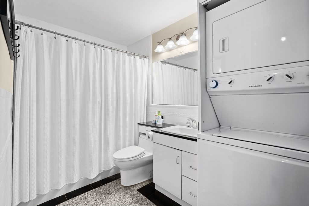 1080 Beacon St, Longwood