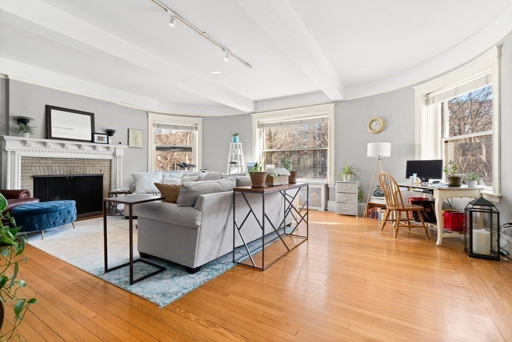 1080 Beacon St, Longwood