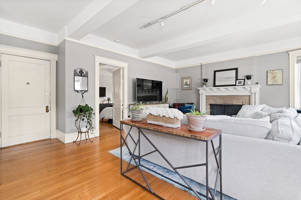 1080 Beacon St, Longwood