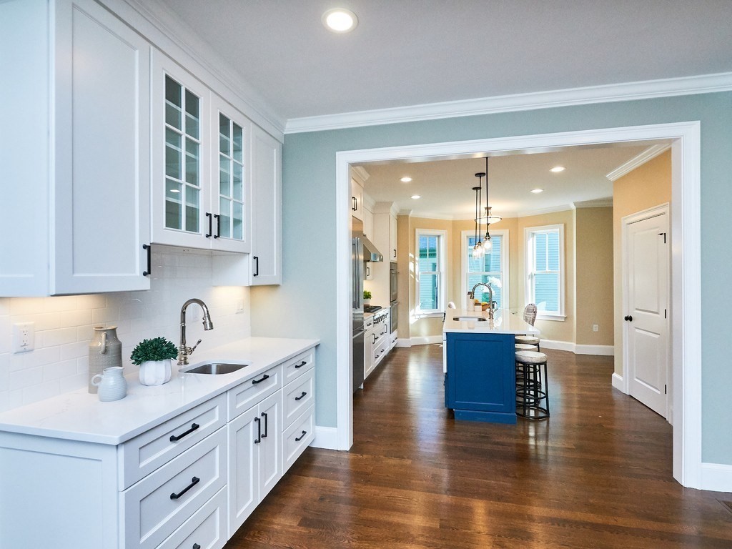 5 bed, 4+ bath apartment for rent at 217 Church St Unit A, Newton — photo 23 of 29
