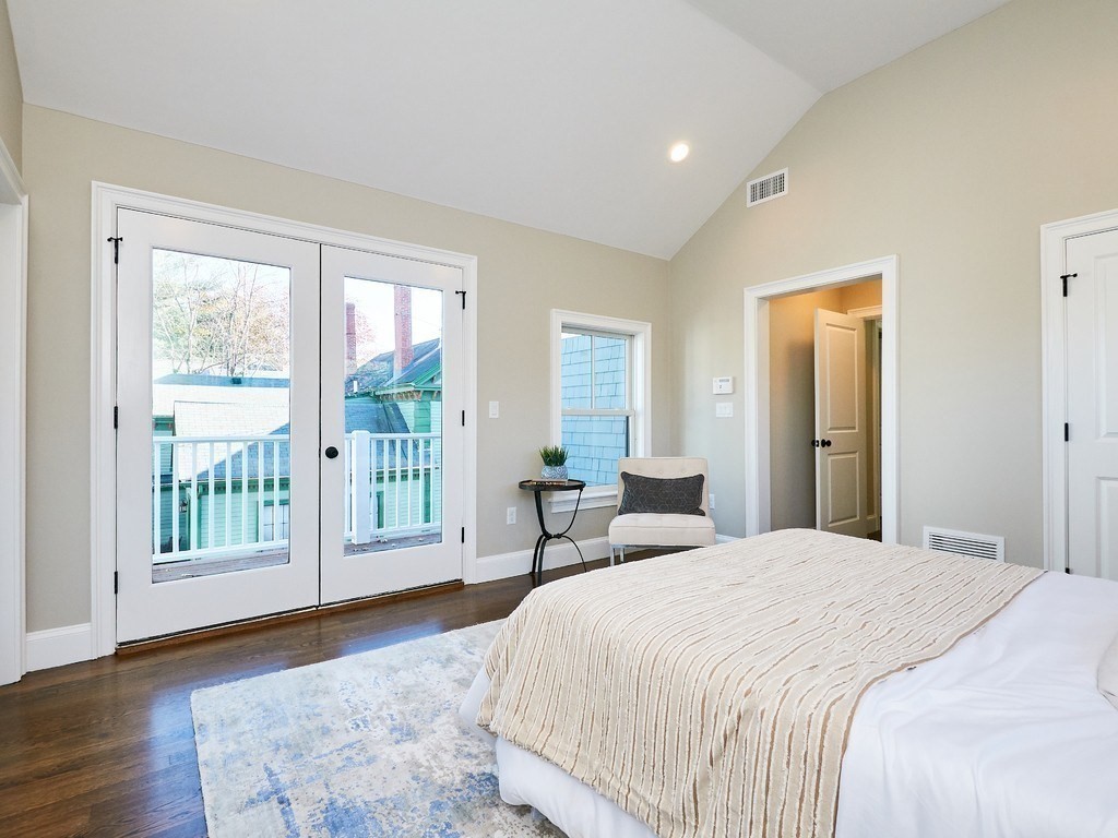 5 bed, 4+ bath apartment for rent at 217 Church St Unit A, Newton — photo 12 of 29
