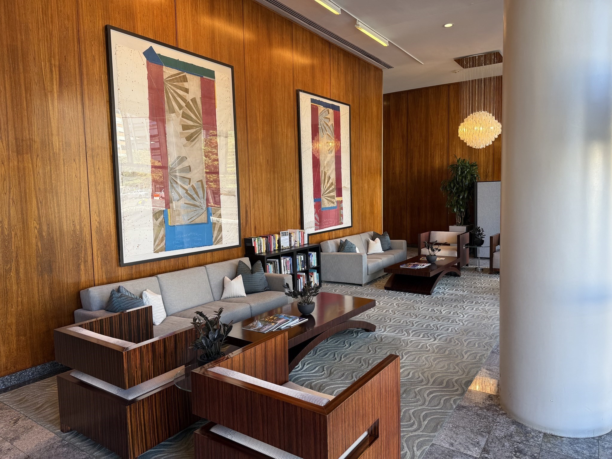 85 East India Row, Downtown