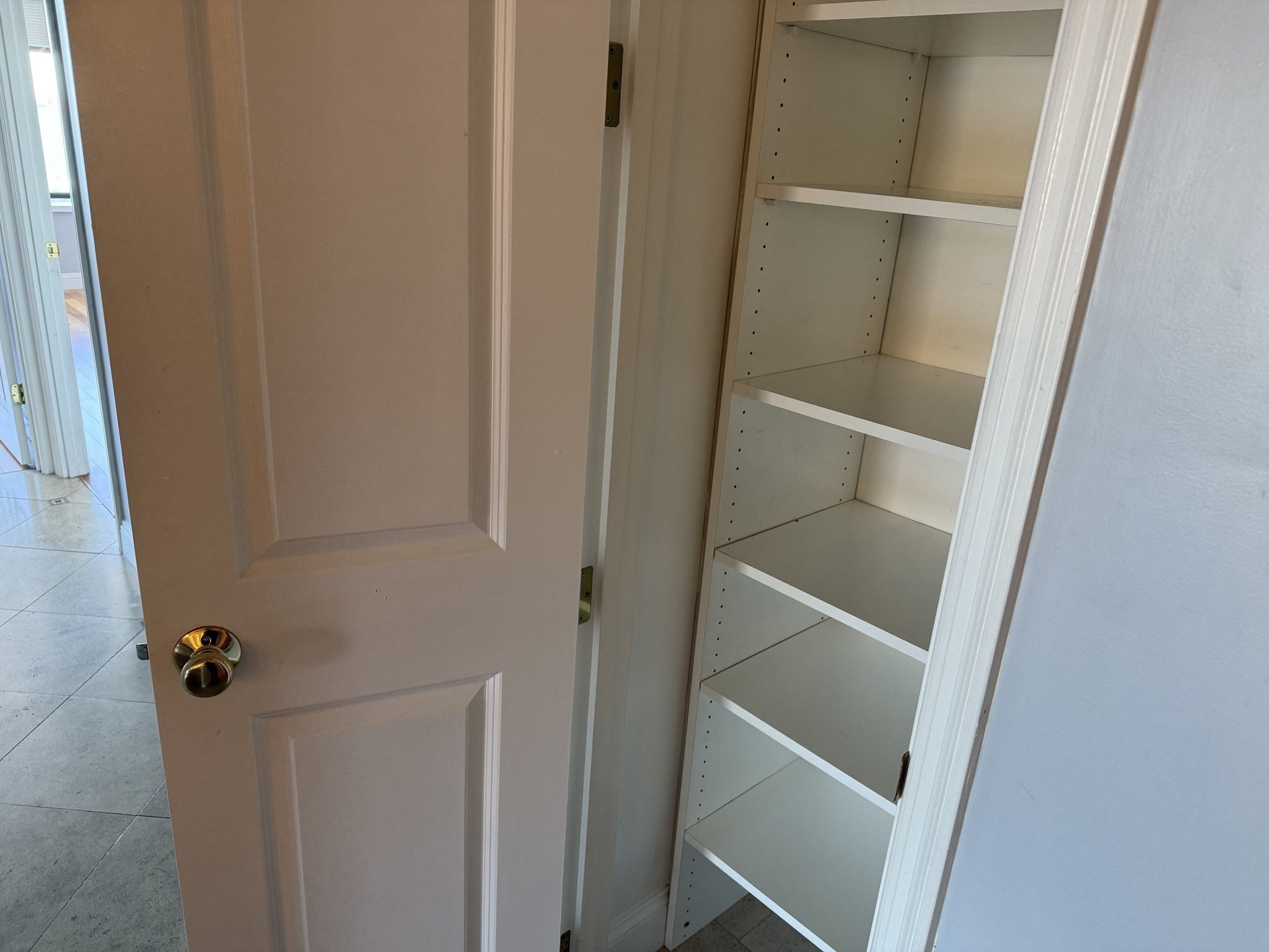 85 East India Row, Downtown