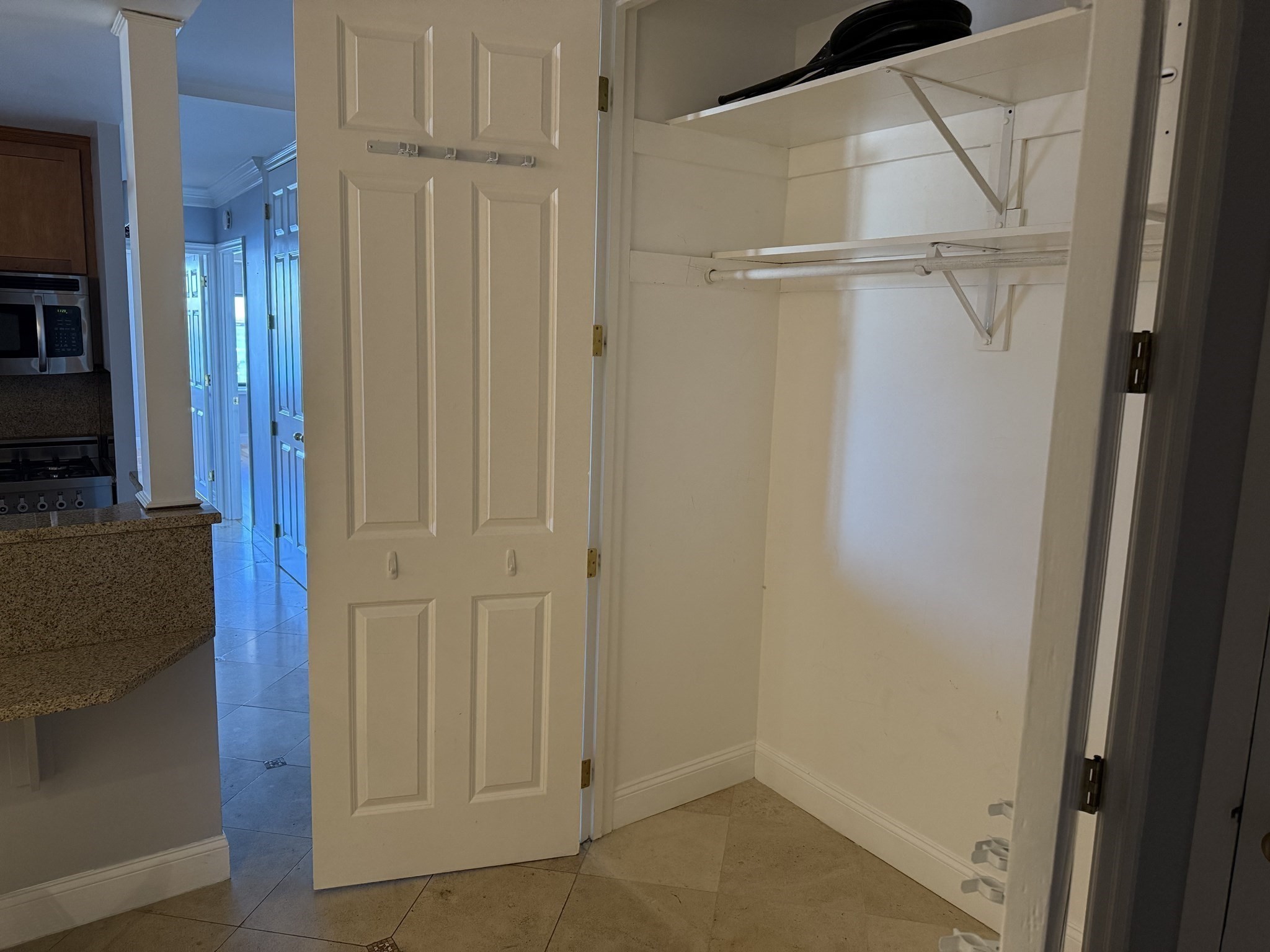 85 East India Row, Downtown