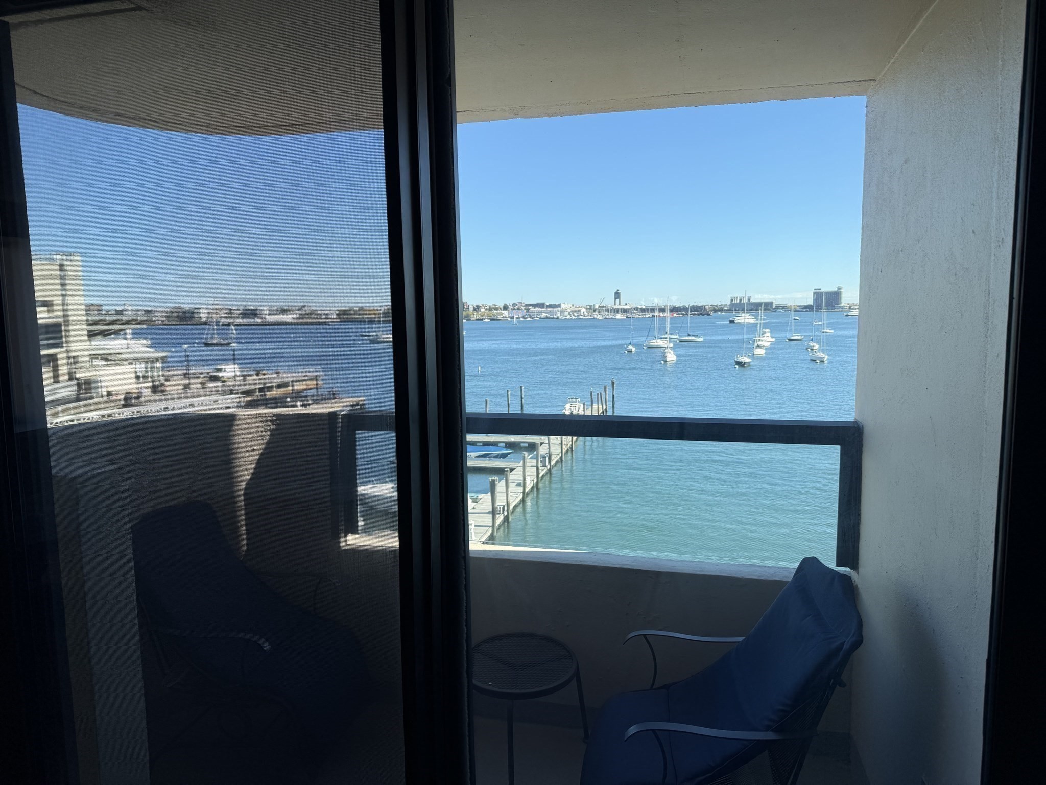 85 East India Row, Downtown