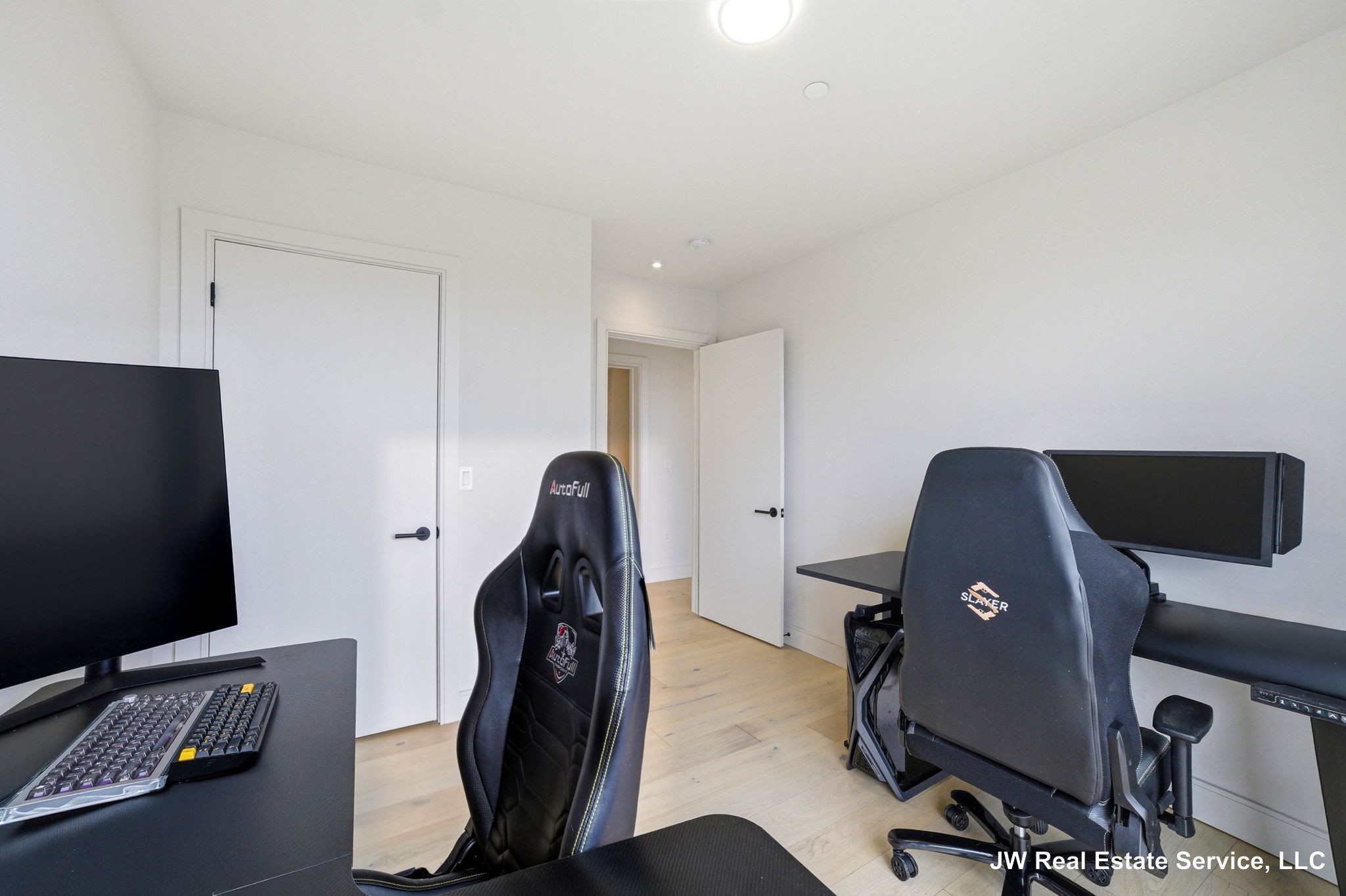 1 nevins hill way — Brighton