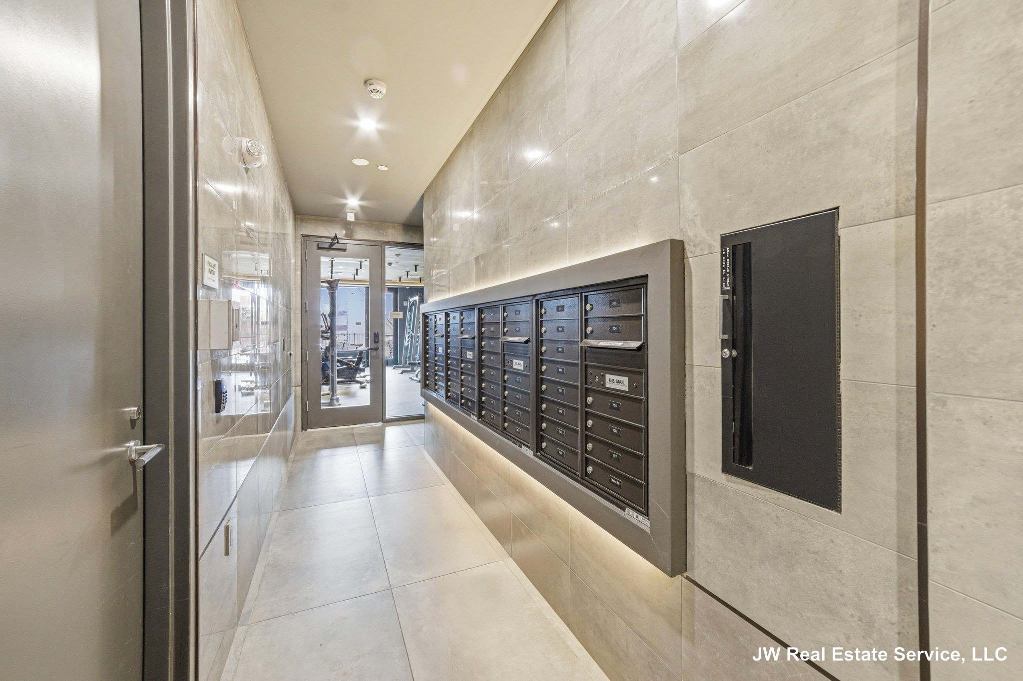 1 nevins hill way — Brighton