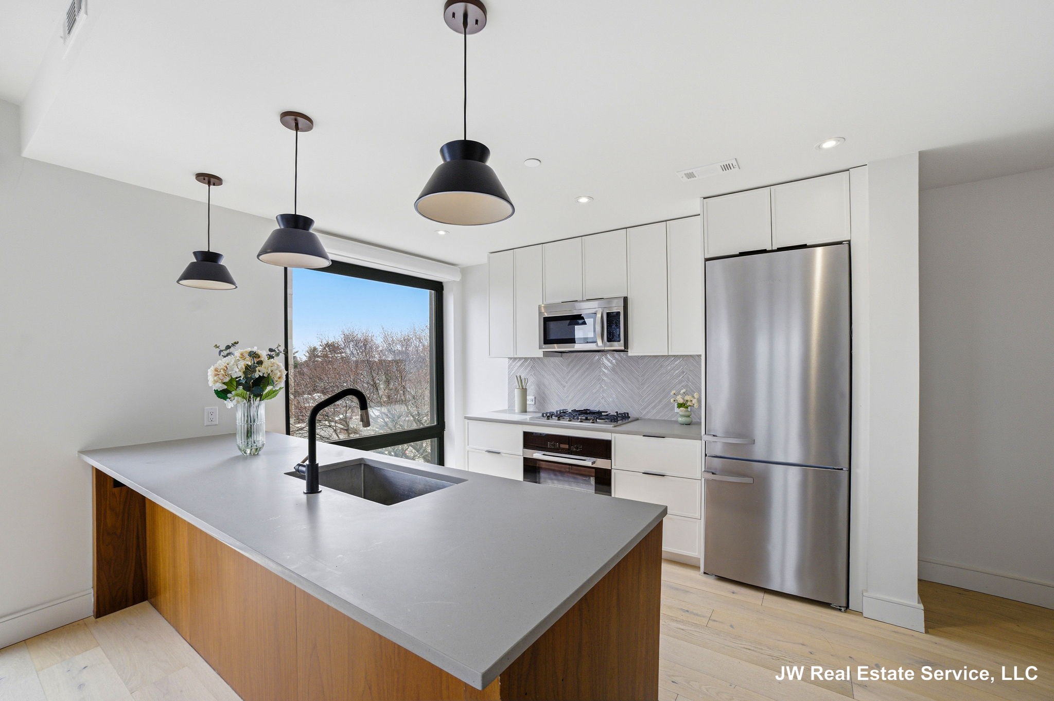 1 nevins hill way — Brighton