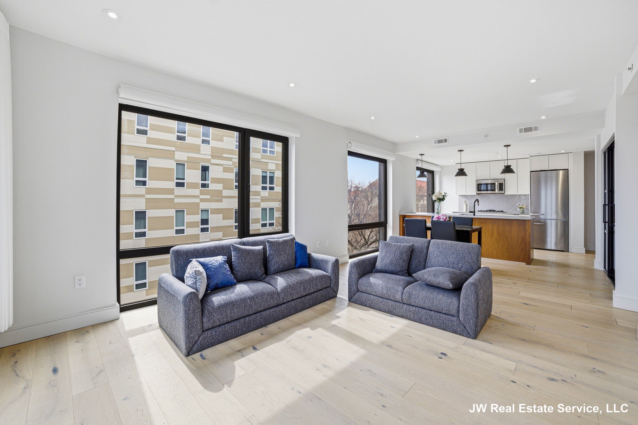 1 nevins hill way — Brighton