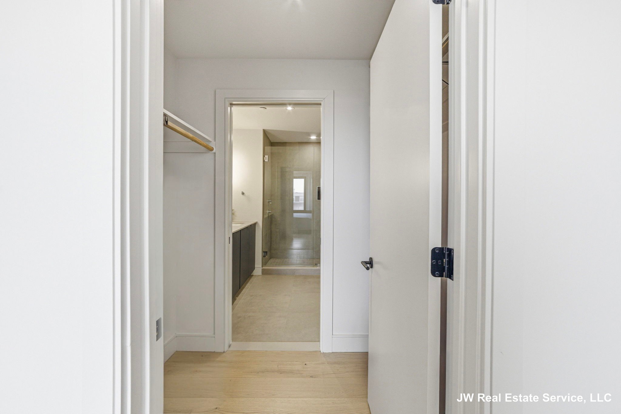 1 nevins hill way — Brighton