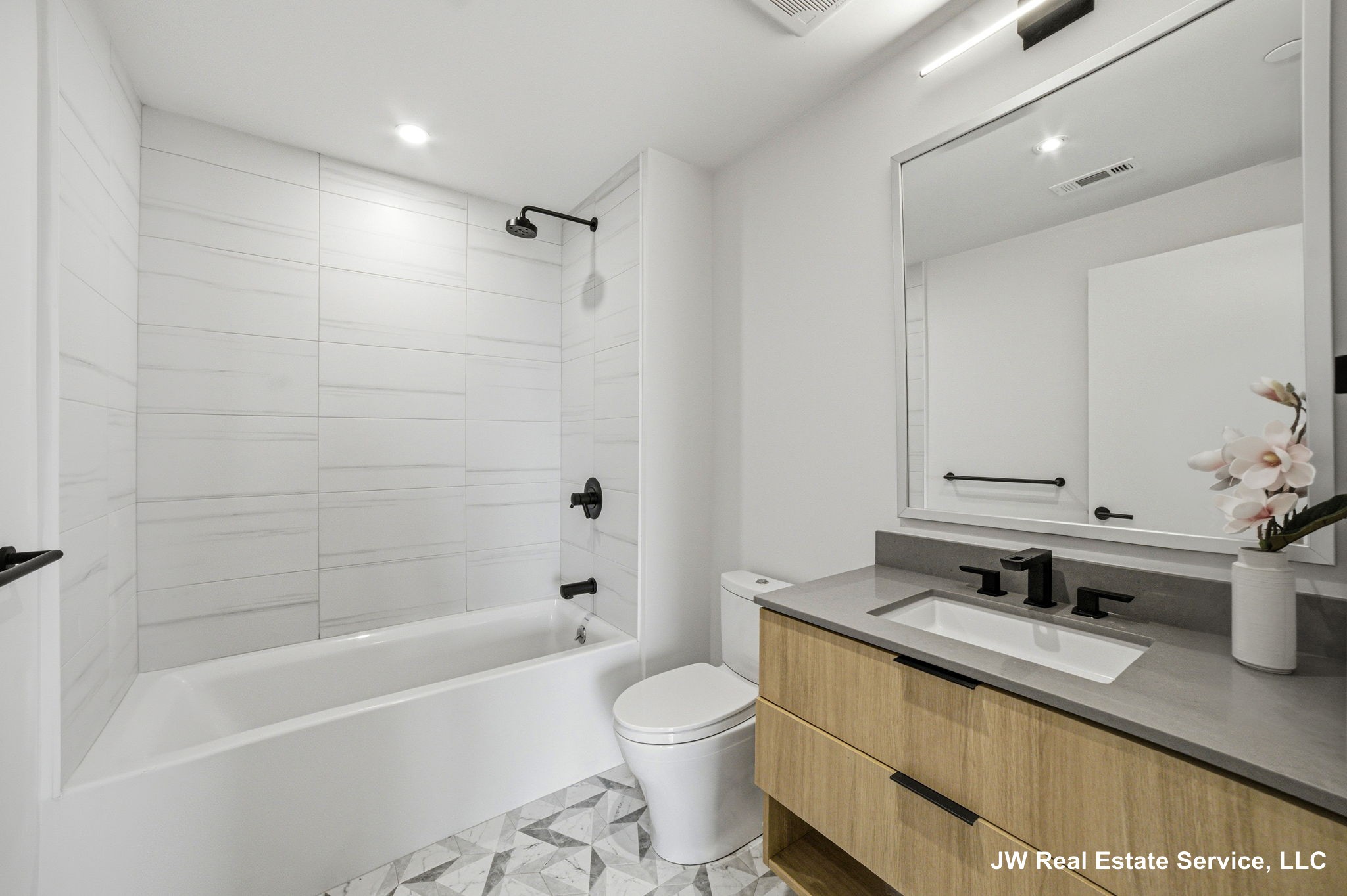 1 nevins hill way — Brighton
