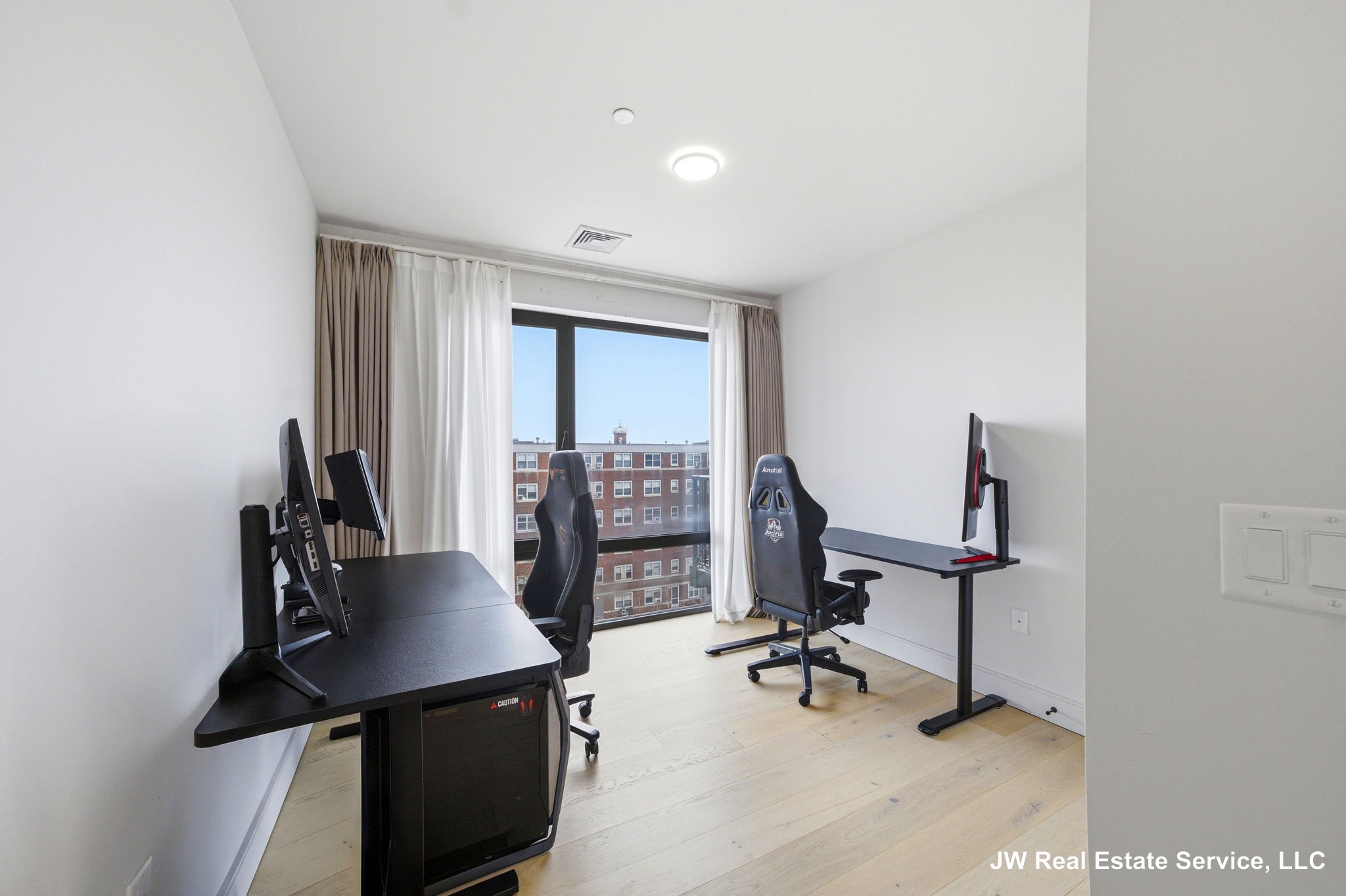 1 nevins hill way — Brighton