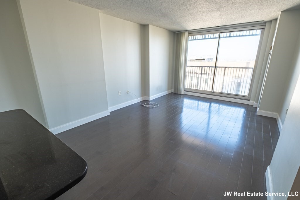 10 Museum Way, East Cambridge