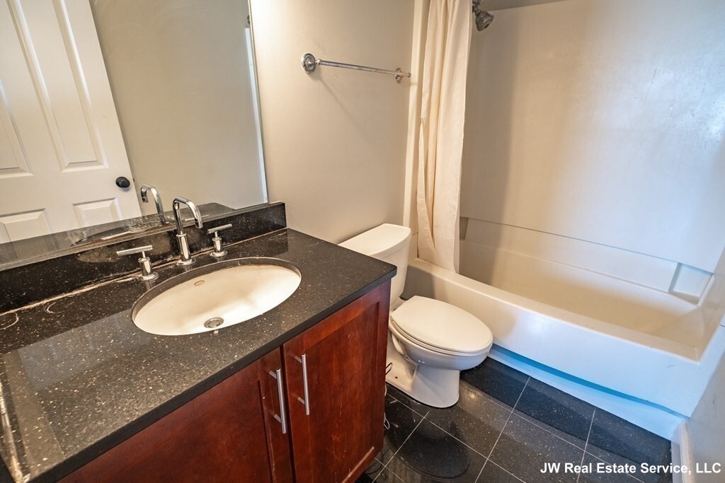 10 Museum Way, East Cambridge