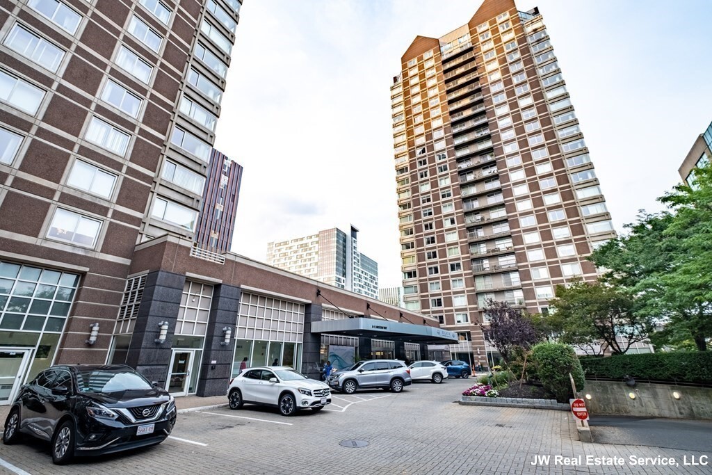 10 Museum Way, East Cambridge