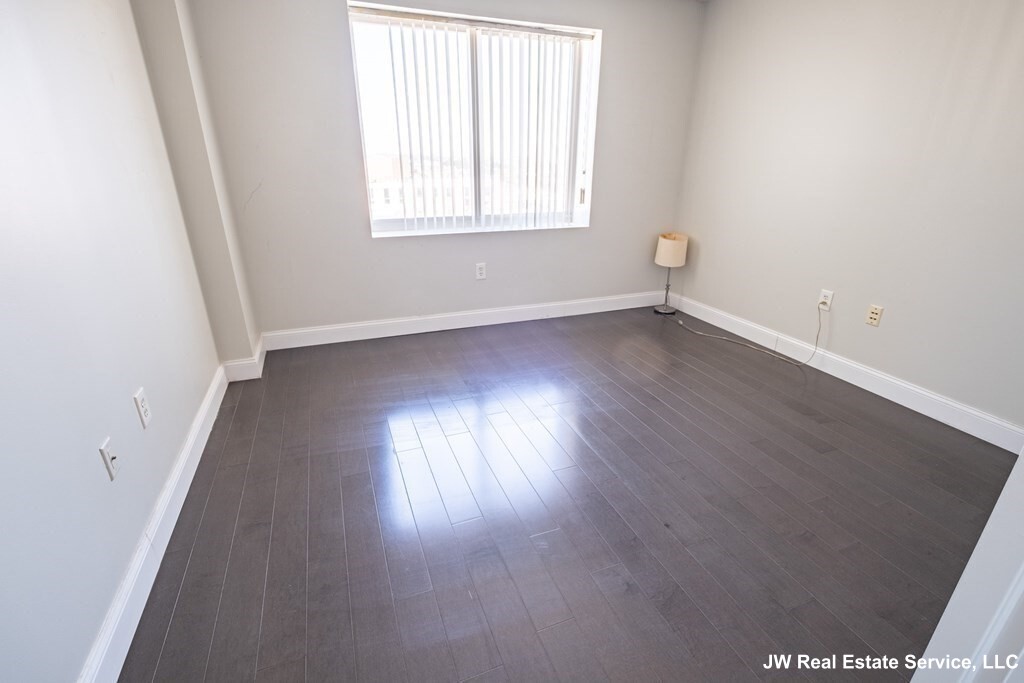 10 Museum Way, East Cambridge