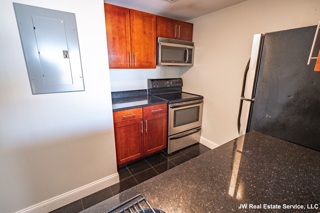 10 Museum Way, East Cambridge