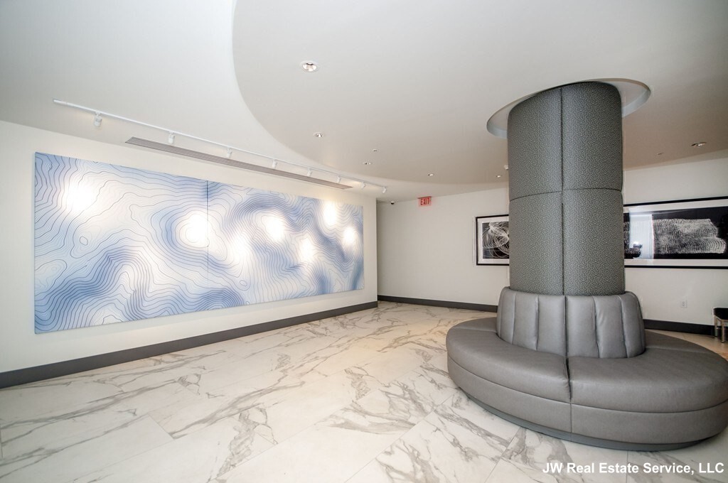 10 Museum Way, East Cambridge