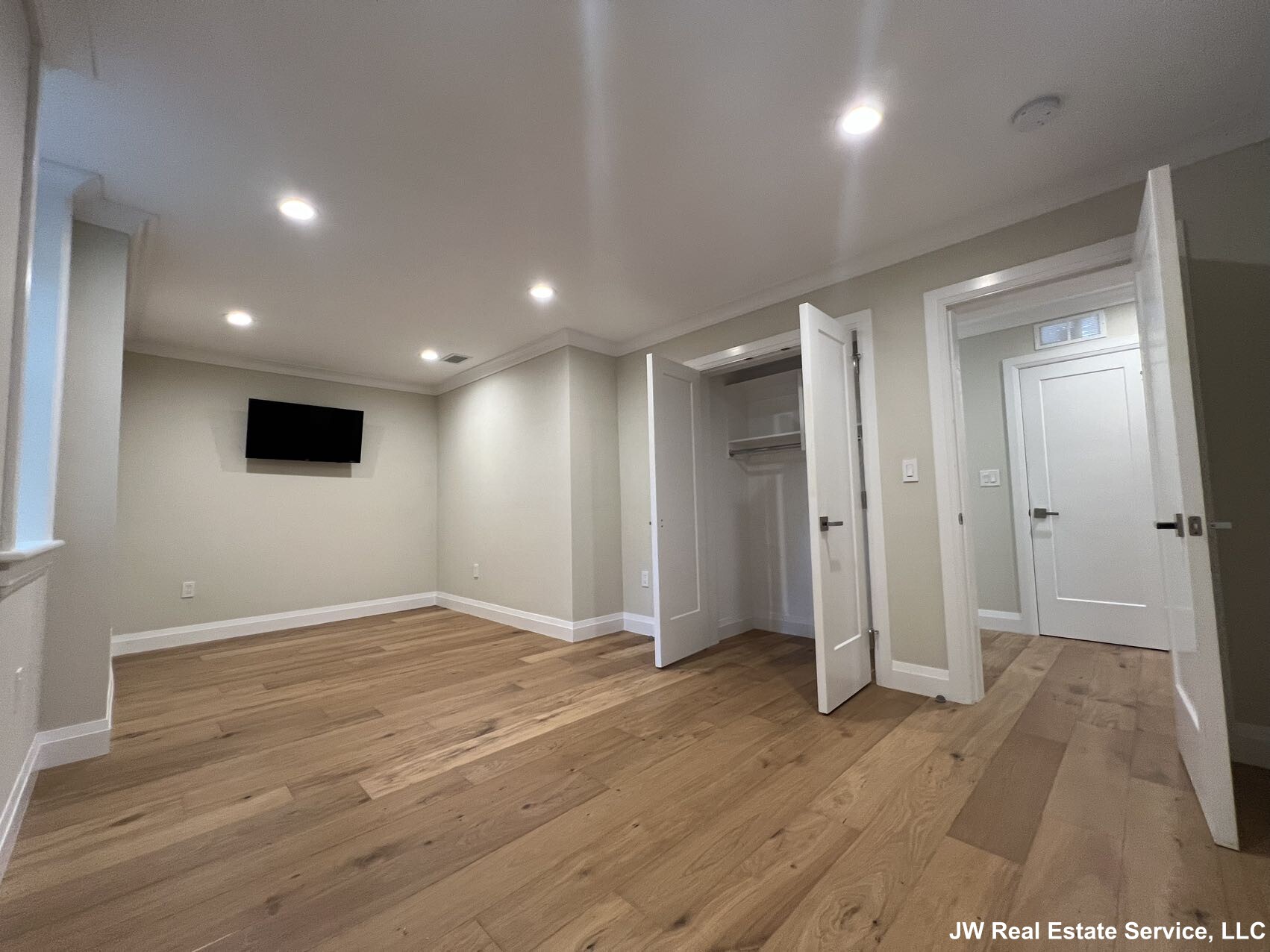 23 Winslow Rd, North Brookline