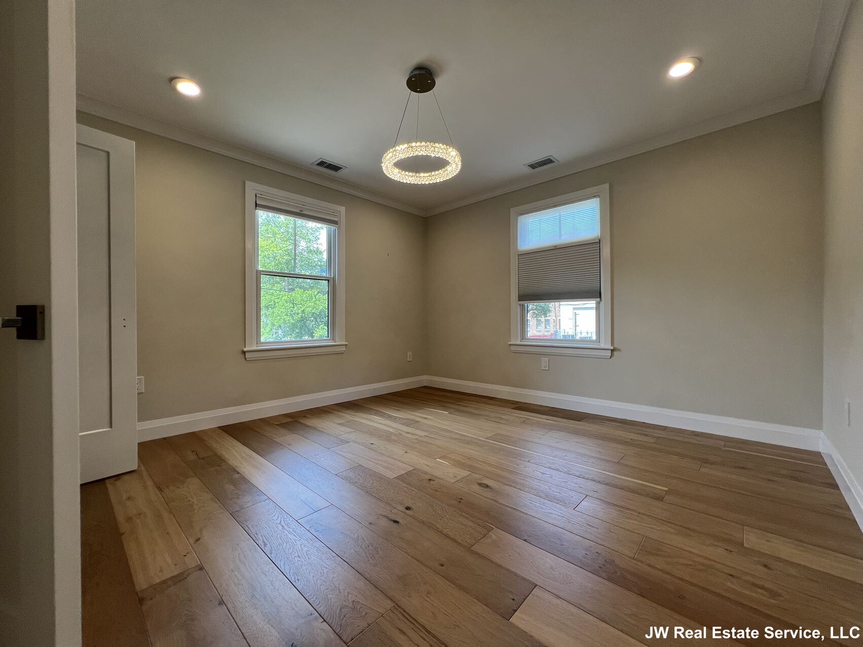 23 Winslow Rd, North Brookline