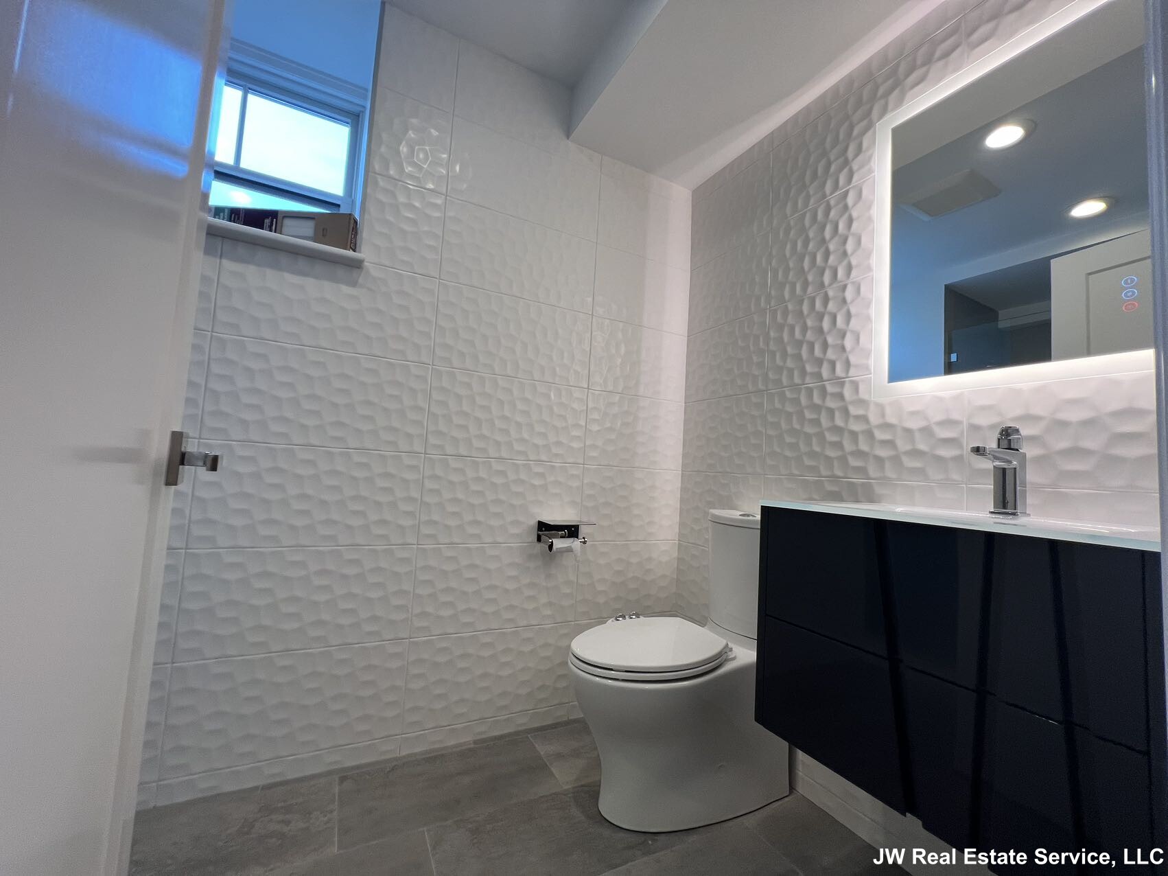 23 Winslow Rd, North Brookline