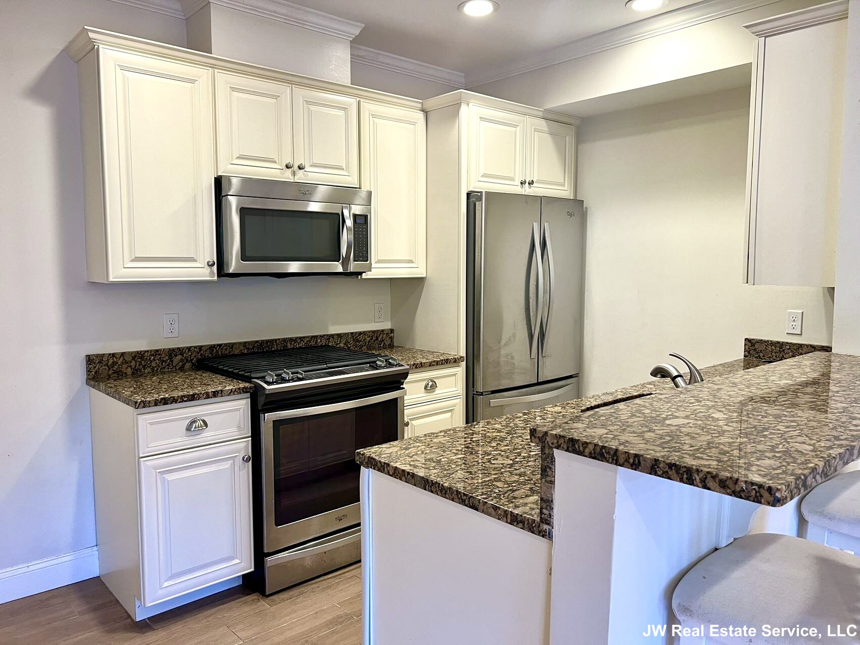 463 Rutherford Ave, Charlestown