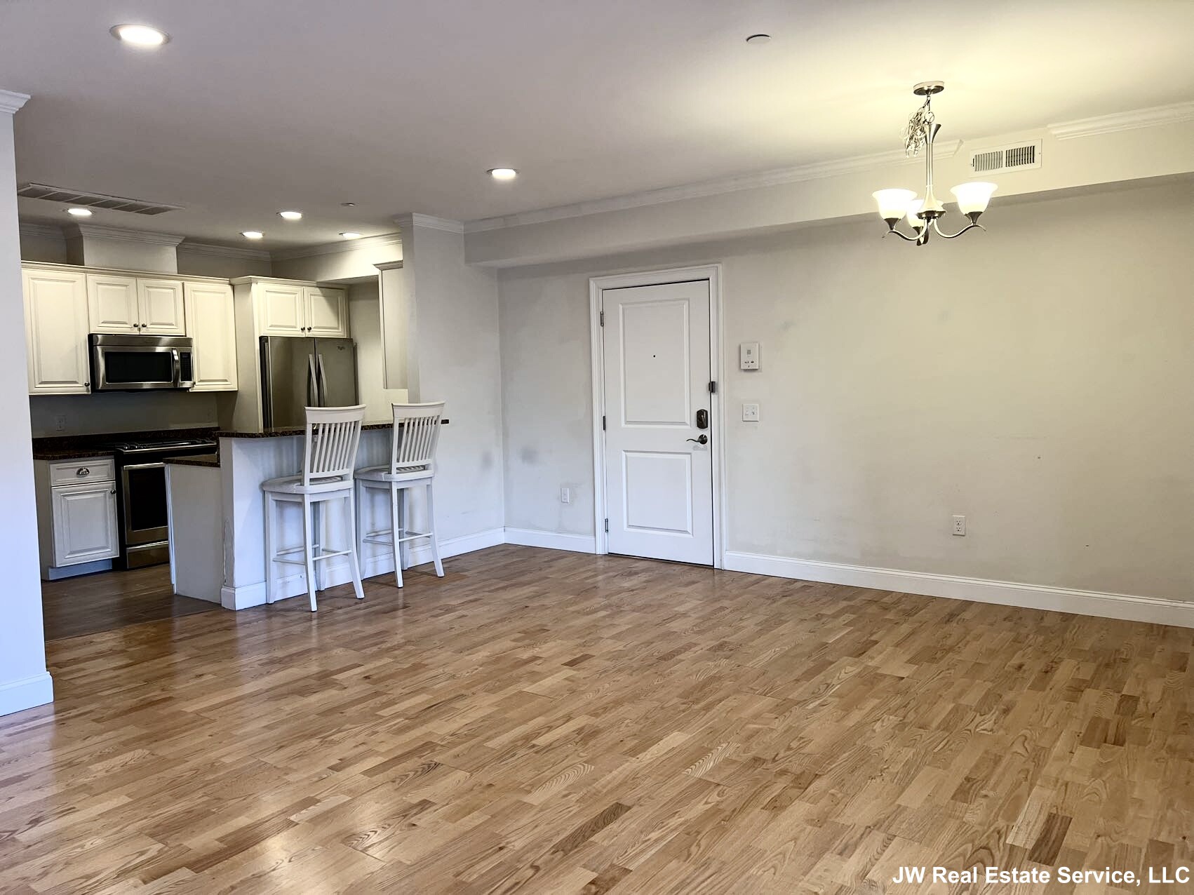 463 Rutherford Ave, Charlestown