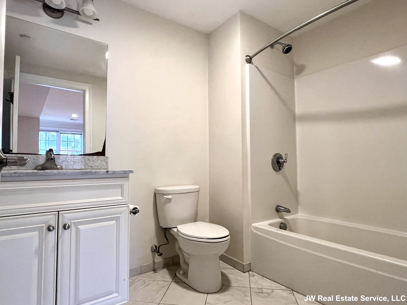 463 Rutherford Ave, Charlestown