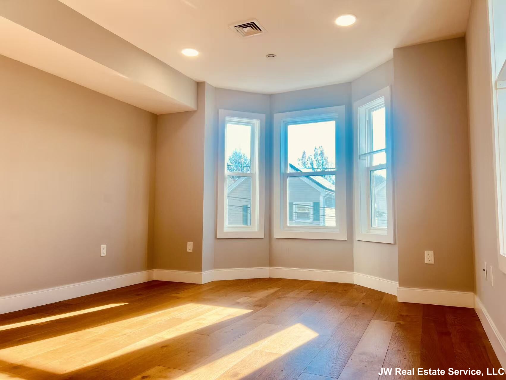 Photos of apartment on Plymouth St.,Cambridge MA 02141