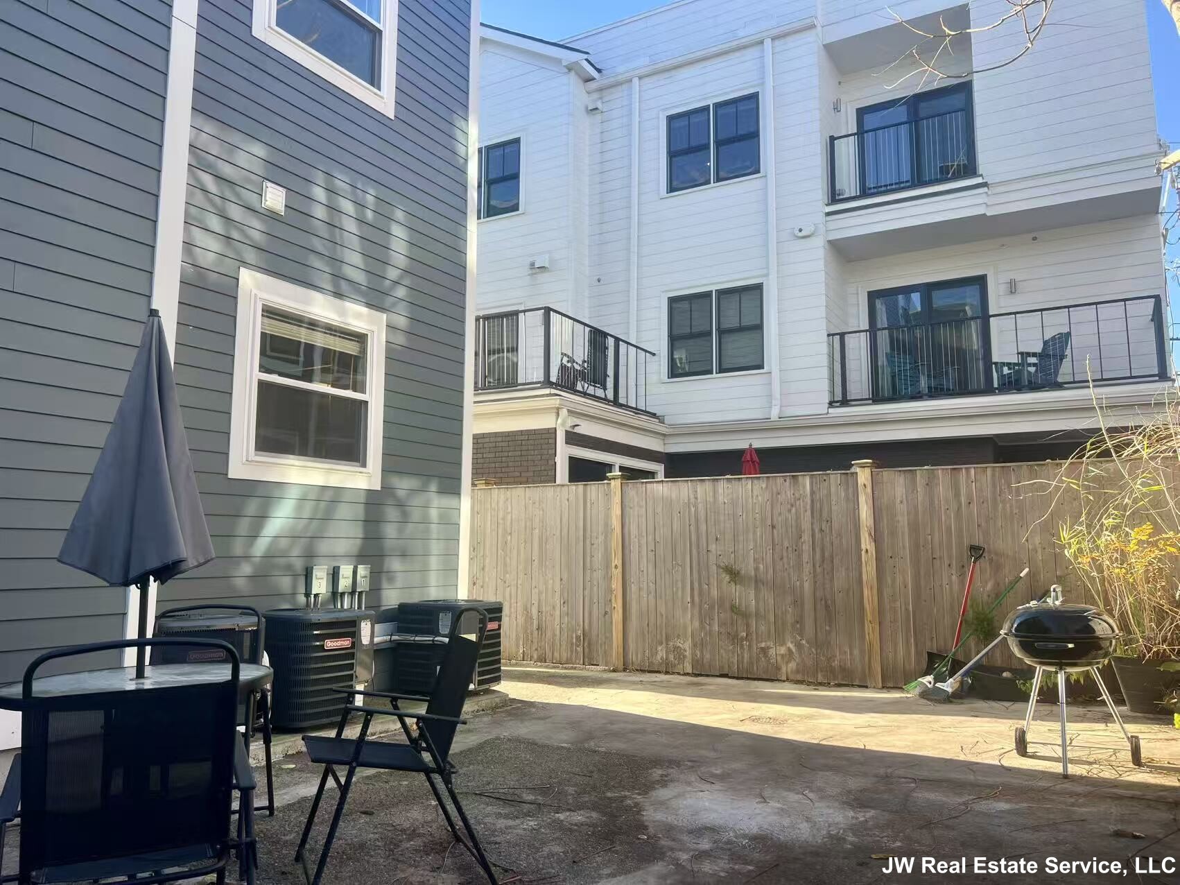 Photos of apartment on Plymouth St.,Cambridge MA 02141