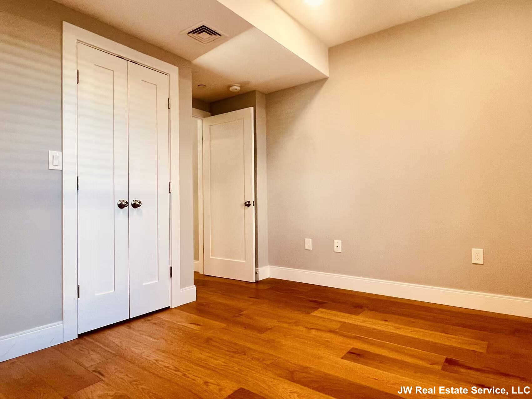 Photos of apartment on Plymouth St.,Cambridge MA 02141